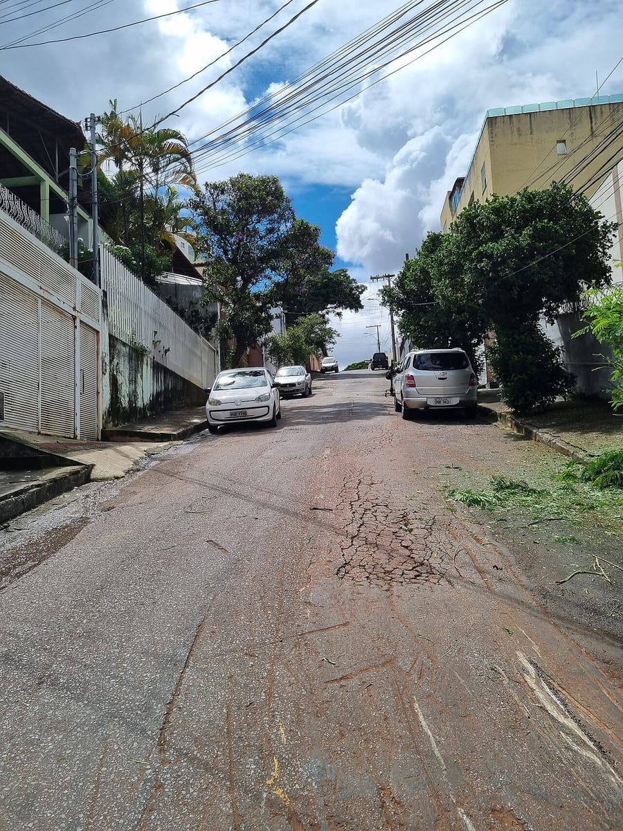 Fachada / vista. Av. Dom Pedro II, Padre Eustáquio