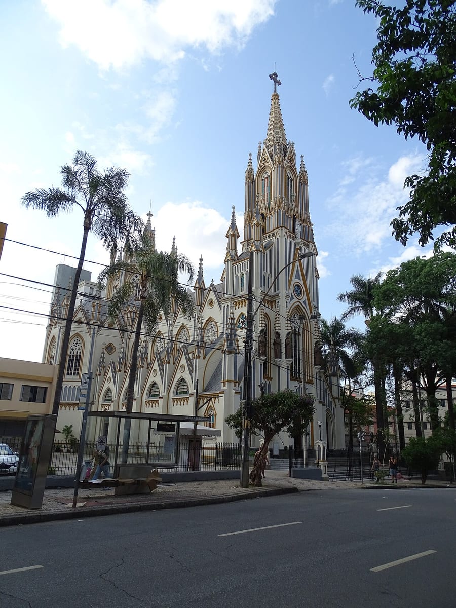 Fachada / vista. Av. do Contorno, Savassi